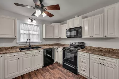 Kitchen - 104 E 9th St, Willow Springs, MO 65793 photo 2 of 3