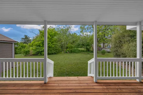 Exterior - 104 E 9th St, Willow Springs, MO 65793 photo 2 of 5