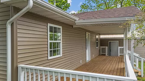 Exterior - 104 E 9th St, Willow Springs, MO 65793 photo 5 of 5