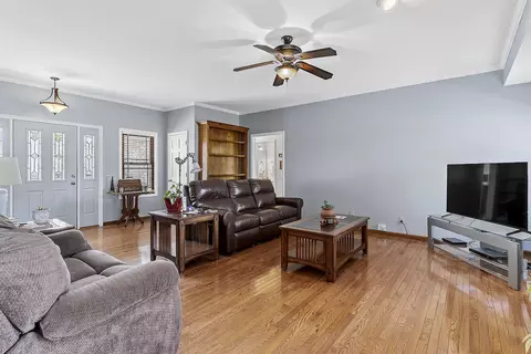 Living - 715 W Wasson St, Nixa, MO 65714 photo 2 of 2