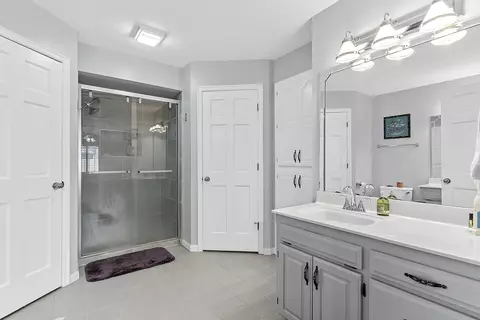 Bath - 715 W Wasson St, Nixa, MO 65714 photo 1 of 3