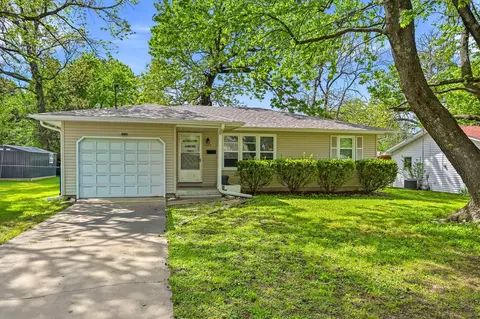 1263 S Cedarbrook Ave, Springfield, MO 65804
