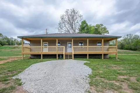 483 Foxden Dr, Gainesville, MO 65655