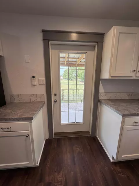 Entry Way - 22488 Main St, Weaubleau, MO 65774 photo 1 of 6