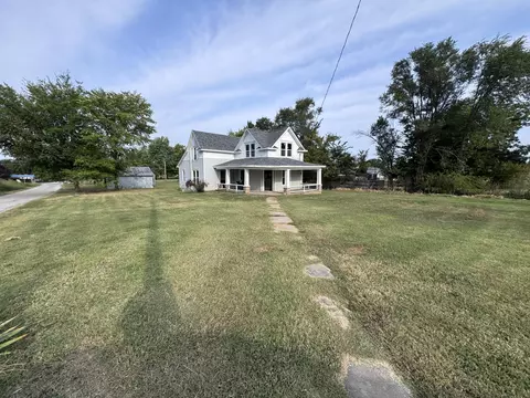 Exterior - 22488 Main St, Weaubleau, MO 65774 photo 2 of 12