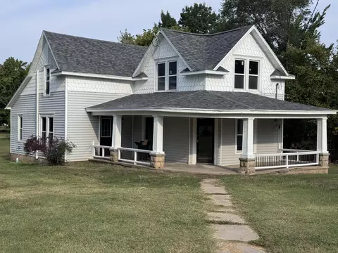 Exterior - 22488 Main St, Weaubleau, MO 65774 photo 3 of 12