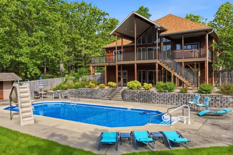 536 Morgan Trl, Branson West, MO 65737