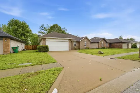 344 S Canton Ave, Springfield, MO 65802