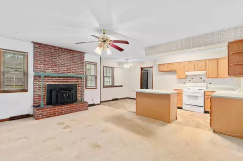 215 E Crestview St, Springfield, MO 65807 photo 10
