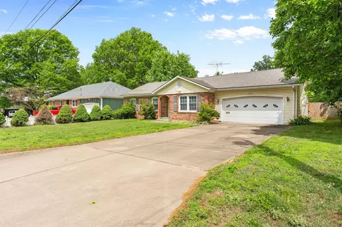 215 E Crestview St, Springfield, MO 65807 photo 4
