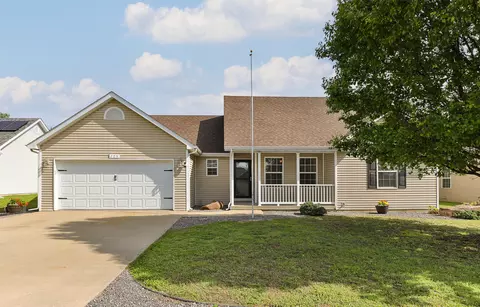 725 E Laird St, Bolivar, MO 65613