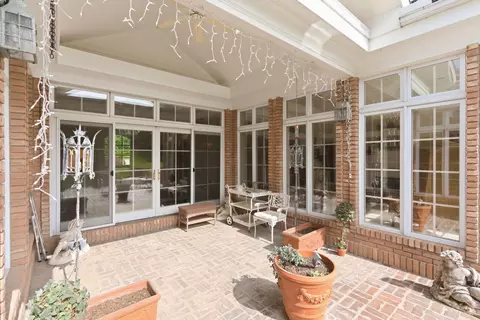 Exterior - 5722 S Castlebay Dr, Springfield, MO 65809 photo 9 of 12