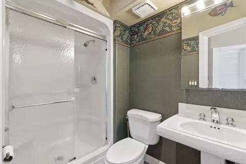 Bath - 5722 S Castlebay Dr, Springfield, MO 65809 photo 5 of 5