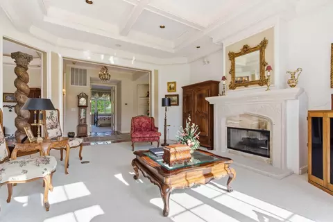 Living - 5722 S Castlebay Dr, Springfield, MO 65809 photo 2 of 4