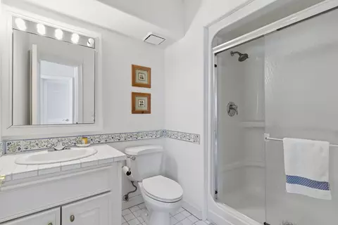 Bath - 5722 S Castlebay Dr, Springfield, MO 65809 photo 4 of 5