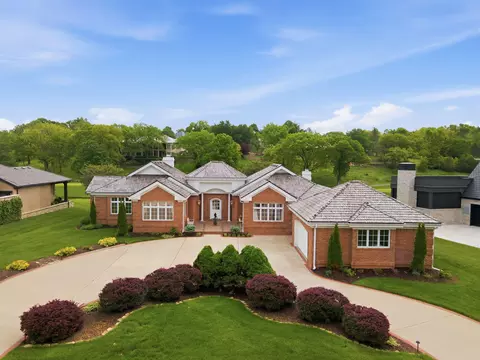 5722 S Castlebay Dr, Springfield, MO 65809