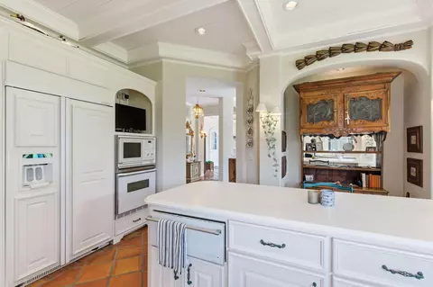 Kitchen - 5722 S Castlebay Dr, Springfield, MO 65809 photo 3 of 4