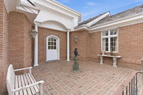 Exterior - 5722 S Castlebay Dr, Springfield, MO 65809 photo 4 of 12