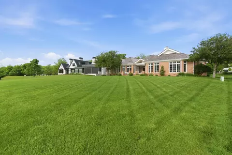 Exterior - 5722 S Castlebay Dr, Springfield, MO 65809 photo 6 of 12