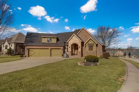 815 E Beaufort St, Nixa, MO 65714