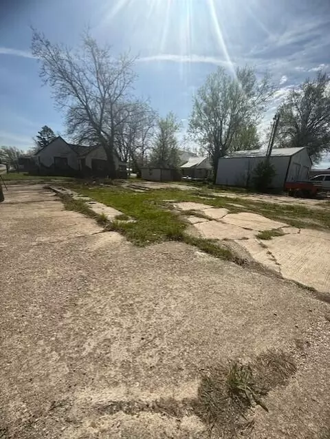 214 E State St, Mountain Grove, MO 65711 photo 2