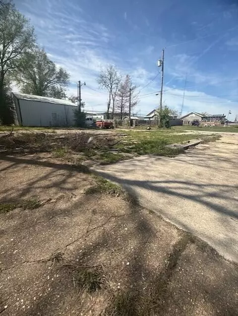 214 E State St, Mountain Grove, MO 65711