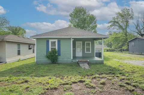 203 S Schifferdecker Ave, Joplin, MO 64801