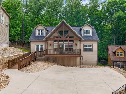 123 Willow Oak Ln, Branson, MO 65616