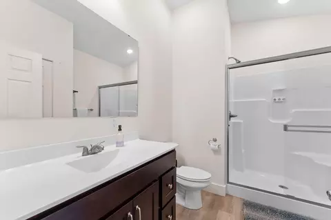Bath - 123 Willow Oak Ln, Branson, MO 65616 photo 6 of 6