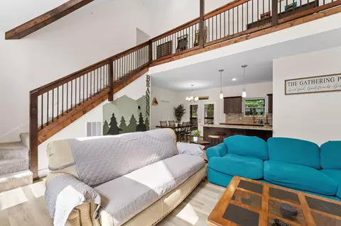 Living - 123 Willow Oak Ln, Branson, MO 65616 photo 4 of 4