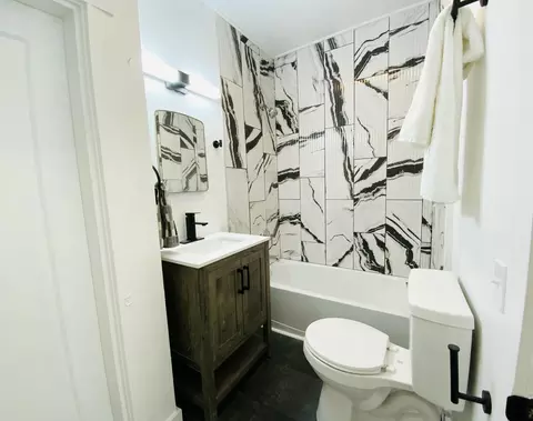 Bath - 1448 E Florida St, Springfield, MO 65803 photo 1 of 1