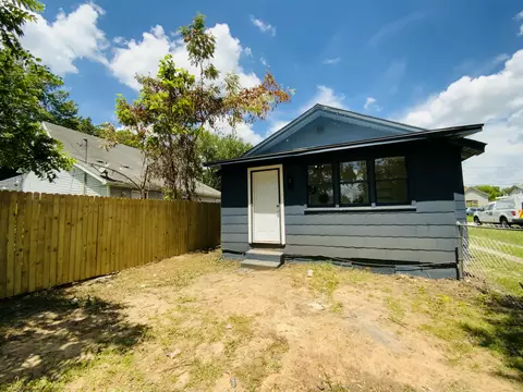 Exterior - 1448 E Florida St, Springfield, MO 65803 photo 2 of 3
