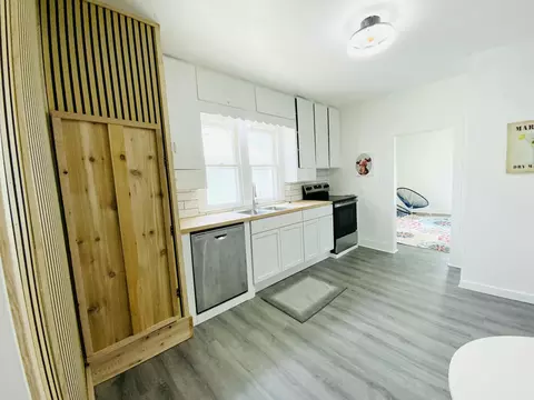 Kitchen - 1448 E Florida St, Springfield, MO 65803 photo 3 of 3