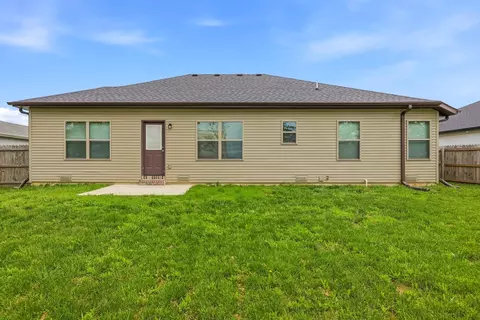 Exterior - 204 E Rosalie St, Strafford, MO 65757 photo 5 of 7