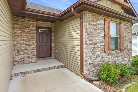 Exterior - 204 E Rosalie St, Strafford, MO 65757 photo 3 of 7