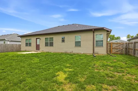 Exterior - 204 E Rosalie St, Strafford, MO 65757 photo 6 of 7