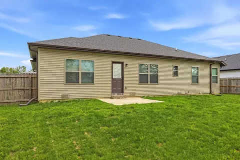 Exterior - 204 E Rosalie St, Strafford, MO 65757 photo 4 of 7