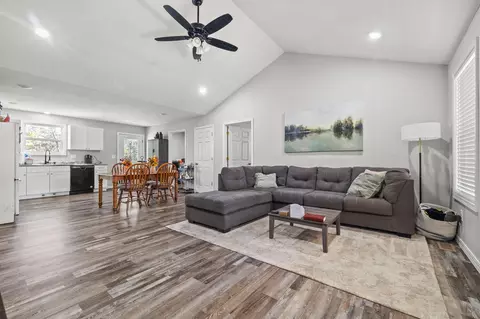 Entry Way - 3048 Ryan Ln, Mansfield, MO 65704 photo 1 of 3