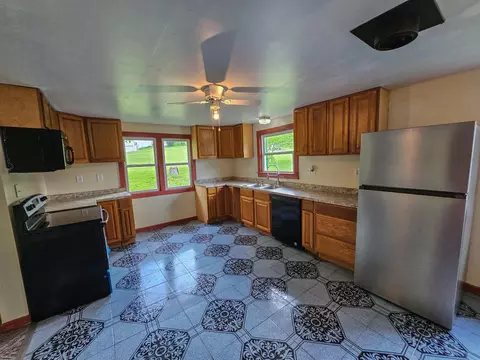 Kitchen - 105 Cedar Blf, Cabool, MO 65689 photo 1 of 3
