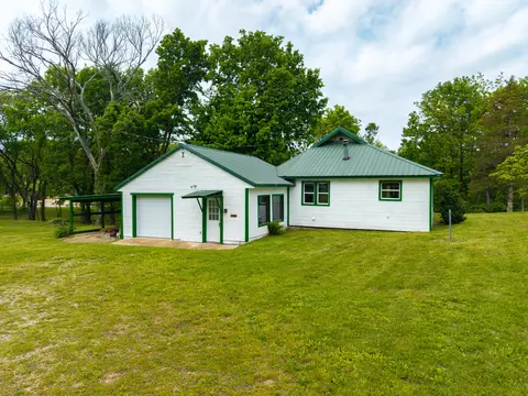 105 Cedar Blf, Cabool, MO 65689