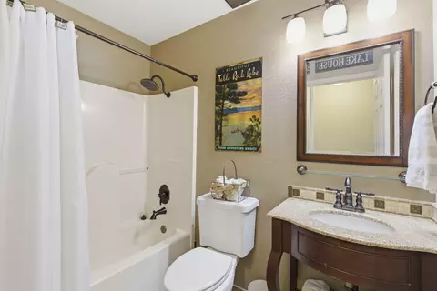 Bath - 169 Waterscape Rd, Ridgedale, MO 65739 photo 3 of 3