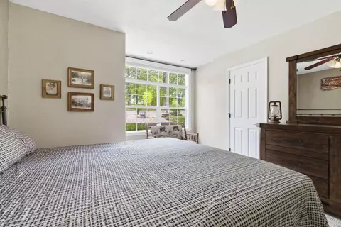 Bedroom - 169 Waterscape Rd, Ridgedale, MO 65739 photo 5 of 7