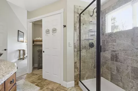 Bath - 169 Waterscape Rd, Ridgedale, MO 65739 photo 2 of 3