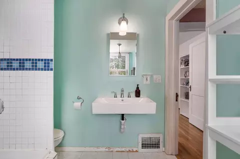 Bath - 2310 E Grand St, Springfield, MO 65804 photo 2 of 4