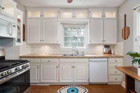 Kitchen - 2310 E Grand St, Springfield, MO 65804 photo 1 of 2
