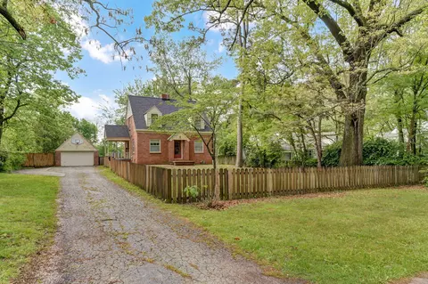 Exterior - 2310 E Grand St, Springfield, MO 65804 photo 5 of 8
