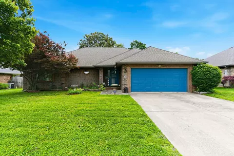 3610 S Lexus Ave, Springfield, MO 65807