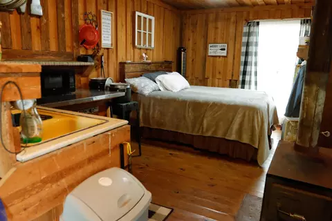 Bedroom - 876 County Road 368, Dora, MO 65637 photo 1 of 1