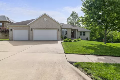 710 S Magnolia Ave, Republic, MO 65738