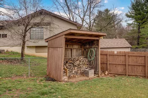 Exterior - 922 E Manchester Dr, Springfield, MO 65810 photo 10 of 15